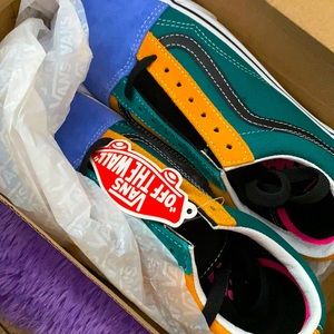 Vans “of the wall”